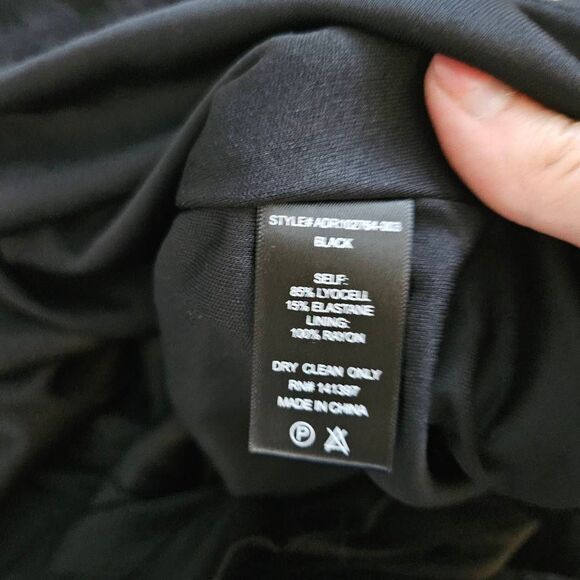 ASTR Textured Black Triangle Top Midi Dress Size Medium - Picture 4 of 7